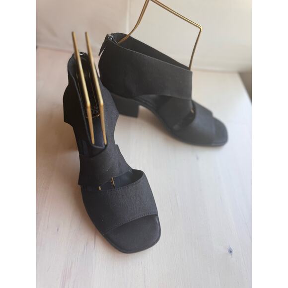 Eileen Fisher black Ann Tumbled Nubuck Leather Crisscross Zip Sandals size 8.5 - Picture 4 of 12